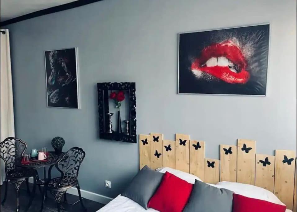 Orphelin Studio Avec Balneo Proche Centre Ville رانس المظهر الخارجي الصورة